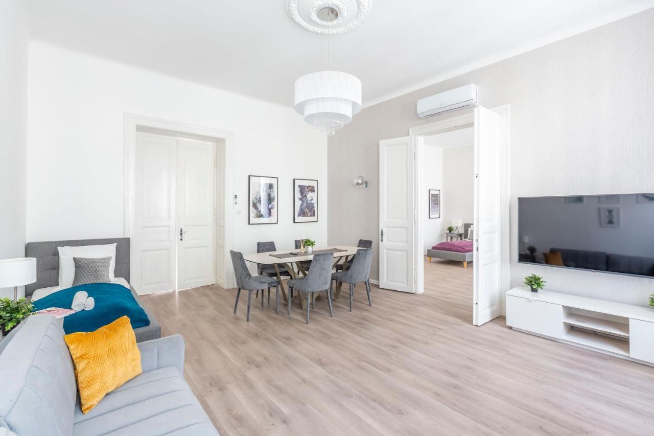 Exclusive Downtown Apartment In The Heart Of Budapesta Exterior foto